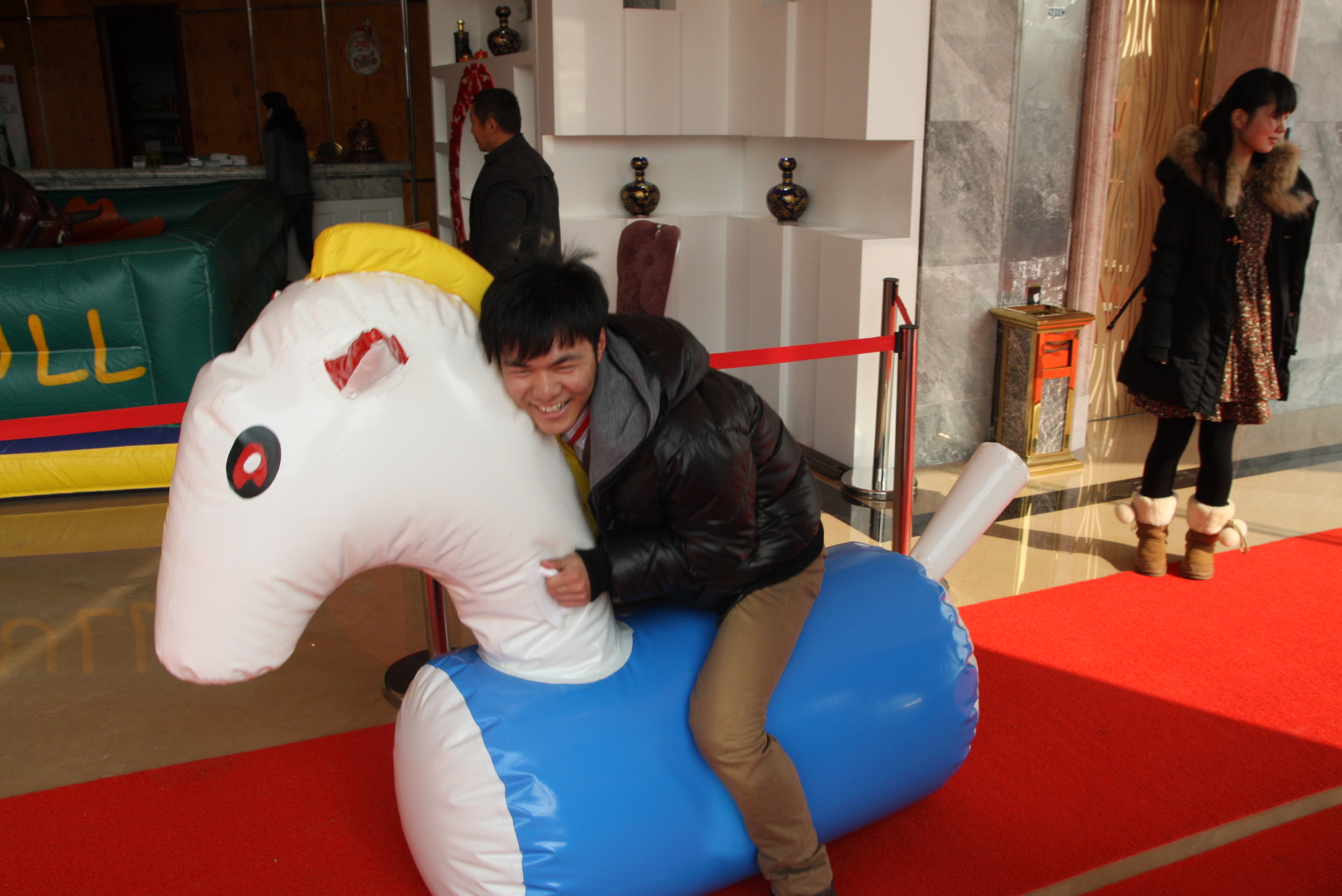 Inflatable horse充气马