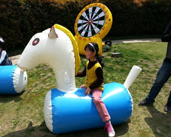 Inflatable horse充气马